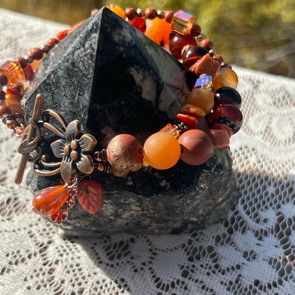 HM042 Agate, Gold stone, shell, & Czech with copper findings Bracelet - Picture 3 of 5